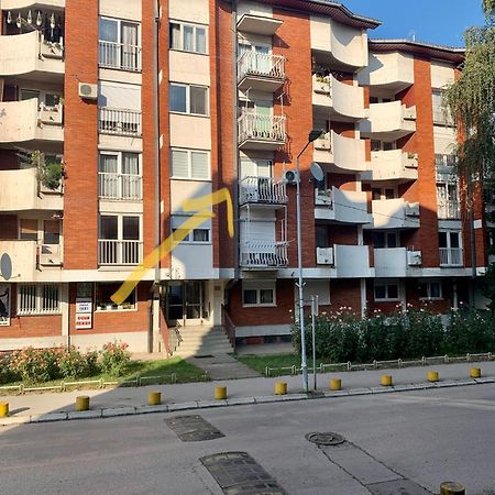 Central Lux Bajina Basta Bagian luar foto