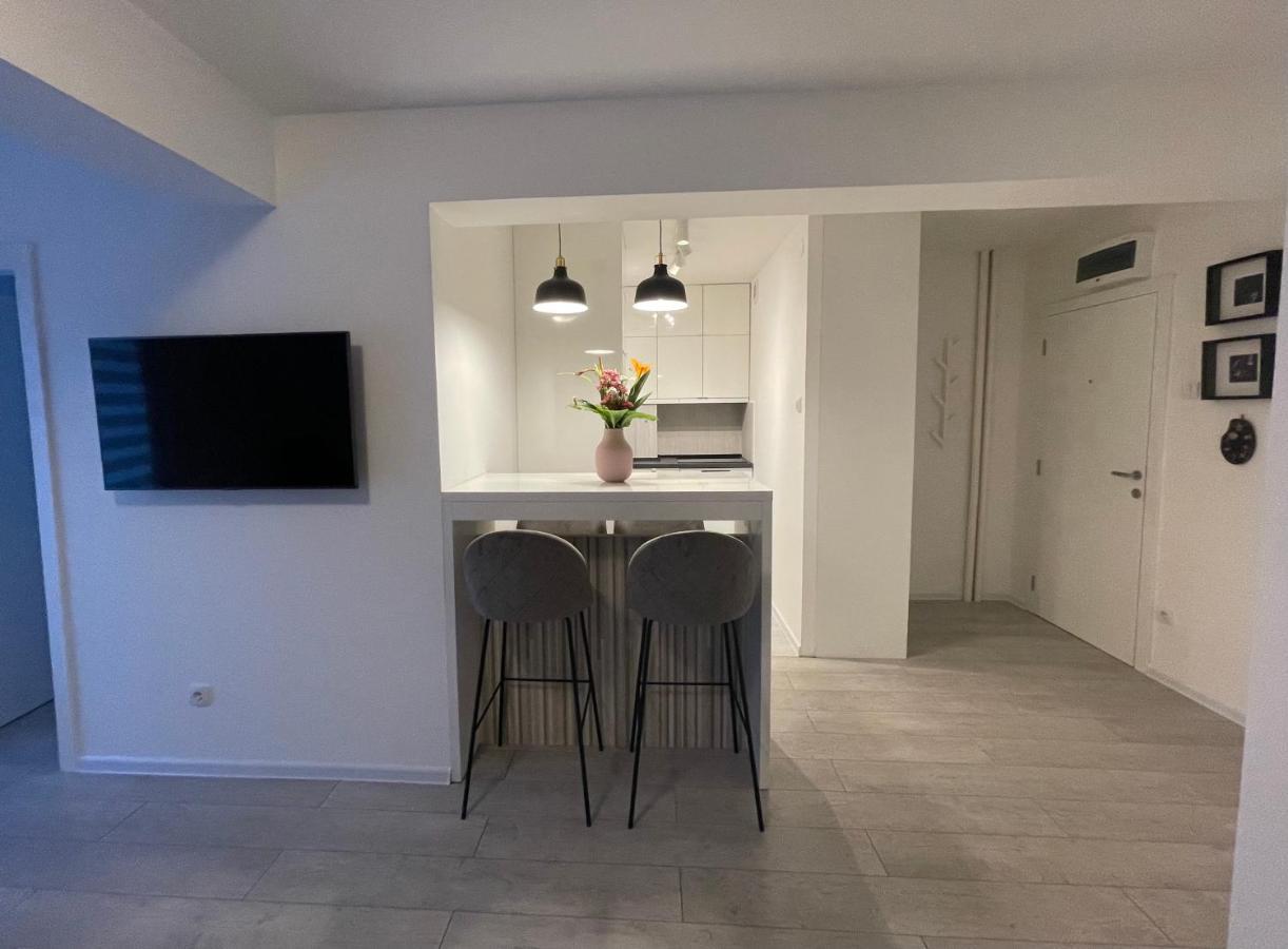 Central Lux Bajina Basta Bagian luar foto