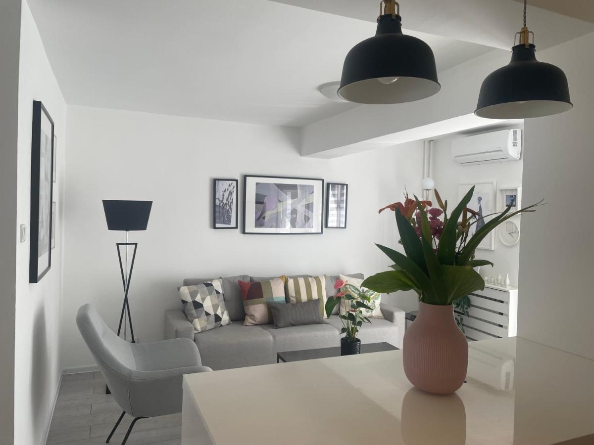 Central Lux Bajina Basta Bagian luar foto