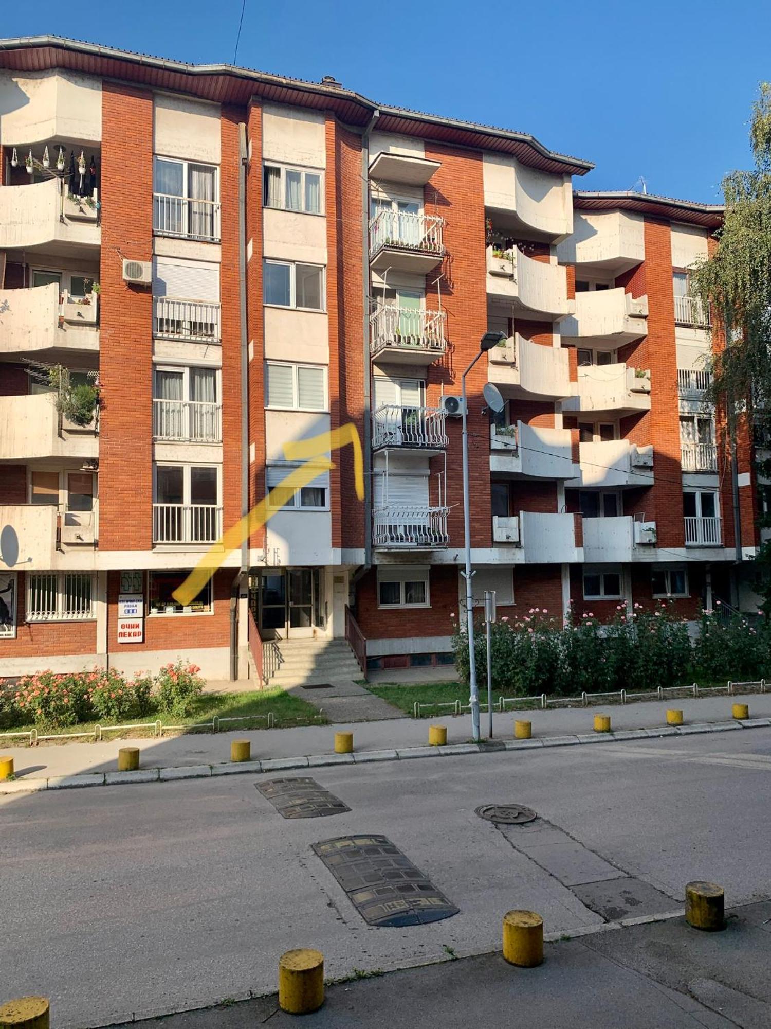 Central Lux Bajina Basta Bagian luar foto